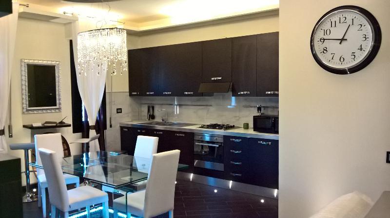 Eurohome Comfort Apartment Синя Екстериор снимка